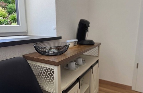 Burgau Apartment | Compact Studio 14 min Legoland Burgau | Smart Lock + WLAN