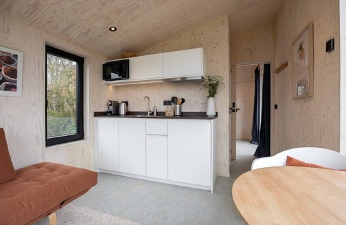 Westkapelle Cabin | Compact tiny house for two in Westkapelle | Zeeuwse Liefde – Tiny House 13