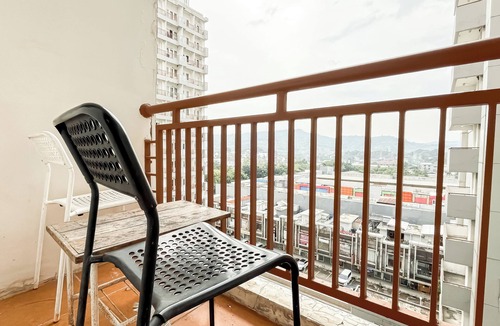 Citaringgul Apartment | Compact White 1Br At Sentul Tower Apartment