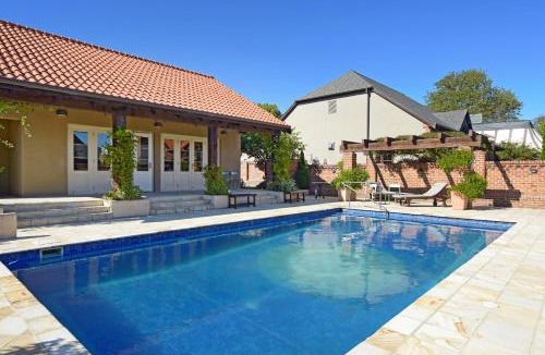 Monaco Apartment | Compass Cottage - Monaco Resort