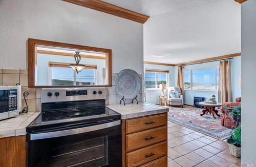 Dillon Beach House | Compass Rose - A Walk to Dillon Beach