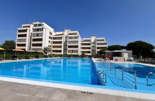 Lido Adriano Apartment | Complesso Mosaico NON FORNISCE BIANCHERIA DA LETTO,NON FORNISCE ASCIUGAMANI NON FORNISCE PRODOTTI IN GENERE, appartamenti arredati come da foto, Per il Check in Agenzia Ferro Viale Francesco Petrarca 391 lido Adriano Ra