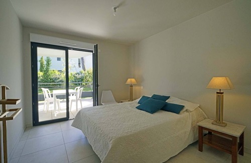 Valescure Apartment | Complete apartment, air-conditioned, fiberglass, swimming pool and garage