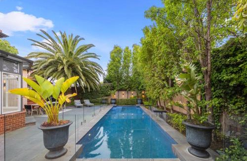 Brighton House | Complete Host Brighton House