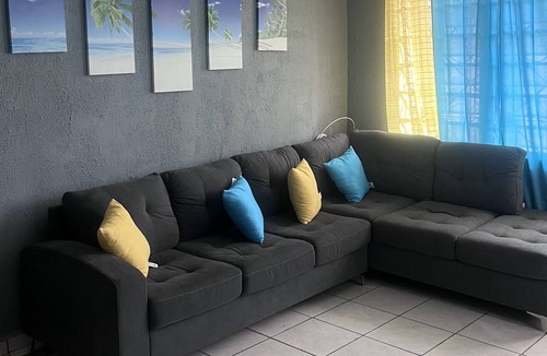 Victoria House | COMPLETE HOUSE! STEPS TO SURFING, RESTAURANTS, PARKS AND SO MUCH MORE