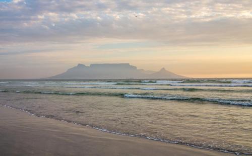 Bloubergstrand Apartment | Complete self-catering apartment close to the beach