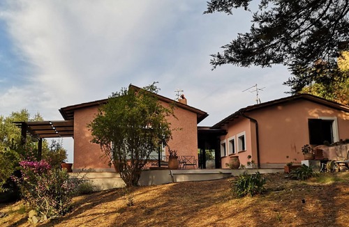 Procchio Villa | Completely independent villa with a beautiful sea view