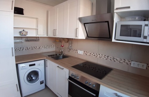 Dornumersiel House | completely newly renovated with bright, modern equipment. Near the beach!