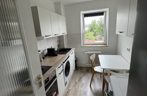 Kaiserlei Apartment | Completely Renovated 3-Room Shared Apartment | 6 People | Offenbach