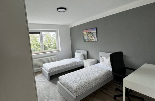 Kaiserlei Apartment | Completely Renovated 3-Room Shared Apartment | 6 People | Offenbach