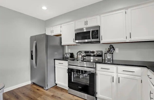Bloomington Condo | Completely Remodeled 3-bedroom condo in superb Bloomington! Enjoy your stay