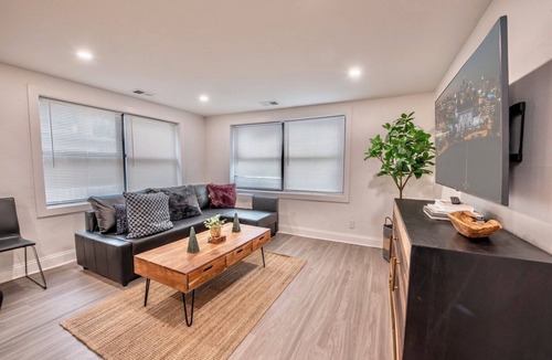 South Hyde Park Apartment | Completely remodeled apartment in the heart of Kansas City