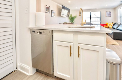 South Hyde Park Apartment | Completely remodeled apartment in the heart of Kansas City