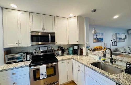 Brewster Condo | Completely remodeled Billington townhouse with delightful decor offering two large upstairs bedrooms