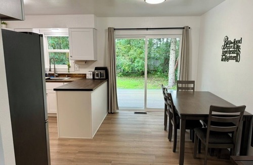 Northeast Anchorage House | Completely Remodeled 3-bedroom, 1 bath house, base of Chugach Mtns in Anchorage!