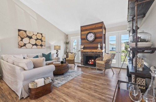 Lantern District House | Completely Remodeled Home in desireable Lantern District with Great Location!