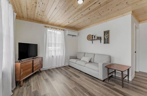 Celina Apartment | Completely renovated 2 bedroom apartment in quaint Celina