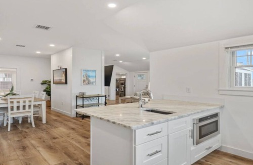 Dennis Port House | Completely Renovated Cottage Overlooking Nantucket Sound with Private Beach