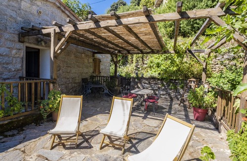 Levie House | Completely renovated former oil mill in the heart of the Alta Rocca.