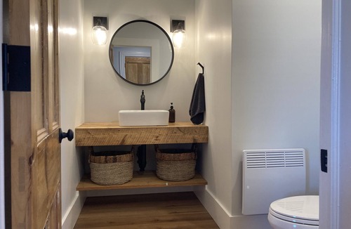 Charlotte's Shore House | Completely renovated secluded 6 bedroom farmhouse in central PEI