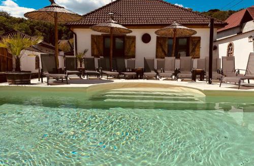 Medias House | Complex Butoaiele Transilvaniei - Cazare & SPA - Natura - Relaxare