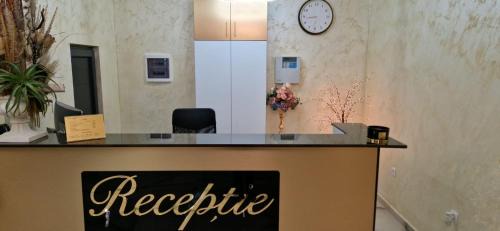 Curtesti Hotel | Complex Lebada Botosani