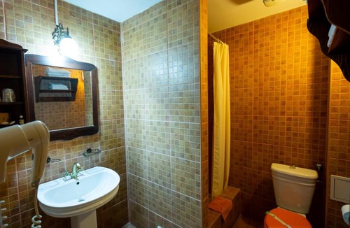 Maracineni Hotel | Complex Turistic "Moara Dragaicilor"