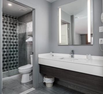 Mont-Laurier Hotel | Complexe Dix80