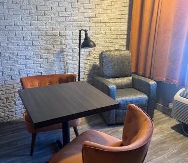 Mont-Laurier Hotel | Complexe Dix80