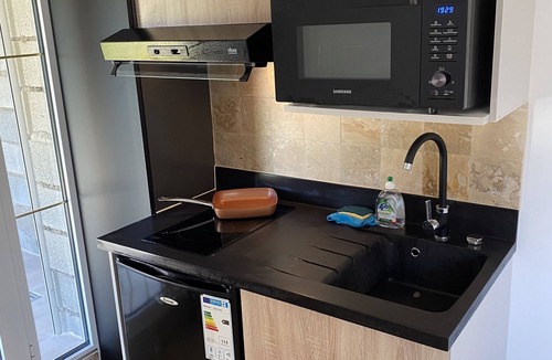 Charmes Bed & Breakfast | Complexe Familial Avec Grand Terrain et Location de van Américain