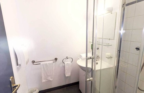 Sainte-Tulle Hotel | Complexe Hôtelier Regain