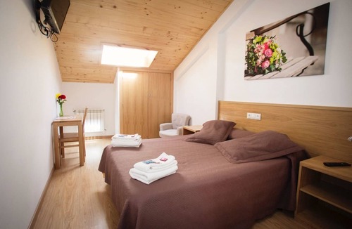 Triacastela Hostel | Complexo Xacobeo SL