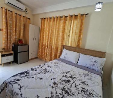 Compostela House | Compostela Guest Room #1 Terrace, Rooftop, Netflix, WiFi