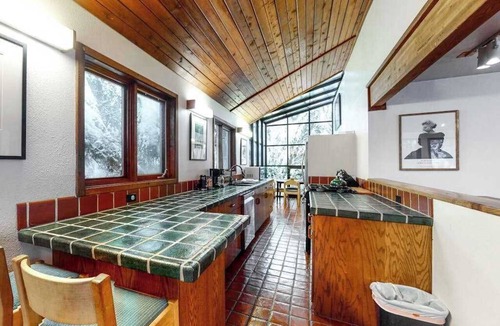 Alyeska Ski Chalet | Compton's Chalet | Forest Solarium | Hot Tub