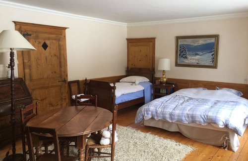 Les Hopitaux-Vieux House | Comtoise farmhouse sleeps 10, Haut Doubs, Swiss border, rated 4 épis
