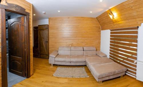Ruscova House | Conacul Drahneilor