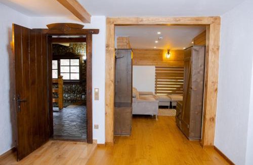 Ruscova House | Conacul Drahneilor