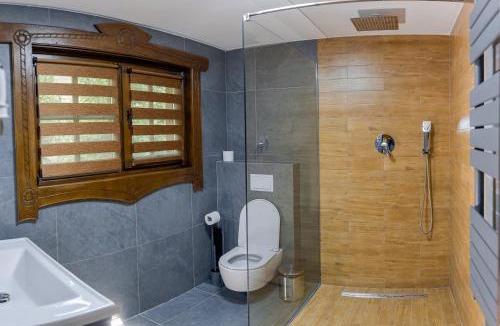 Ruscova House | Conacul Drahneilor