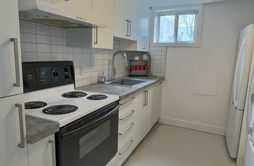 Saint-Sacrement Apartment | Condo 4 chambres Summ