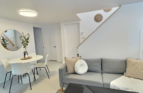 Saint-Sacrement Apartment | Condo 4 chambres Summ