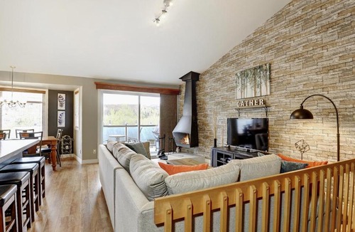Stoneham Apartment | Condo 58 Chemin de la Corniche by Les Chalets Alpins