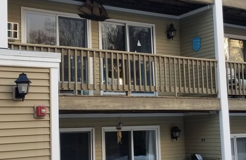 Gilford Condo | Condo across street from beach