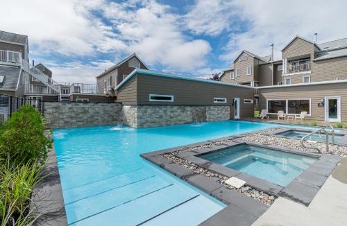 Beaupre Apartment | Condo climatisé près du Mont Sainte-Anne avec parc aquatique, piscine, spa, gym, arcades et billard !