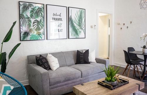 East Village Apartment | Condo- Downtown Long Beach -Convention -Queen Mary