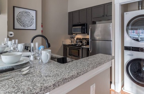 Mount Adams Condo | ★Condo for 4★Parking★Washer+Dryer★Nr Eden Park★