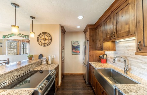 Dillon Condo | Condo in Dillon Overlooking Amphitheater & Sweeping Mountain & Lake Views!
