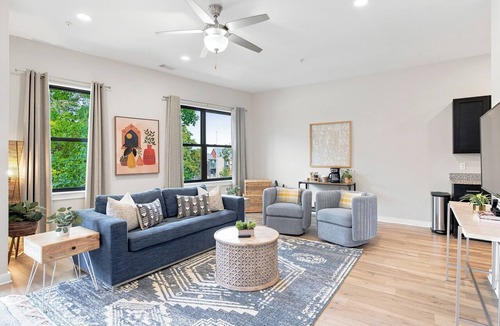 Hillsboro Village Condo | Condo Near Belmont, Vanderbilt, Music Row with Free Parking