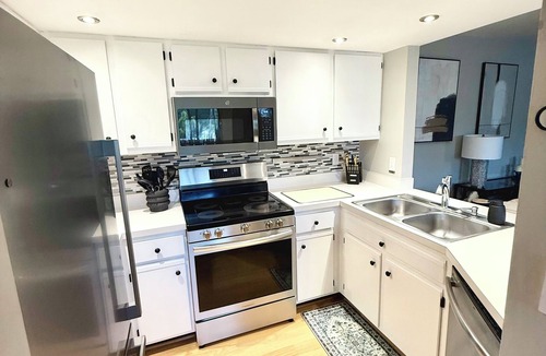 Fountain Lakes Condo | Condo near the beach with Free golf, Pickeball and gym access