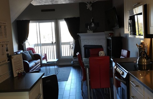 Magog Apartment | Condo of the Inn on the shore of Lake Memphremagog
