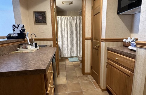 Gaylord Condo | Condo on Otsego Resort in Gaylord fun for every season. Golf an skiing